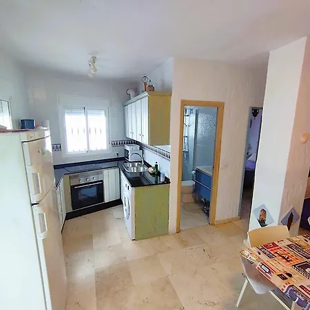 בית נופש Casa Velazquez Con Terraza Privada קוניל דה לה פרונטרה